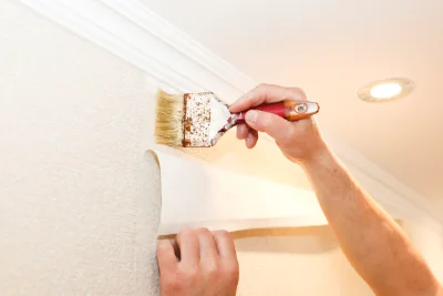 Pose de papier peint à Rioms — revêtements muraux et toiles de verre